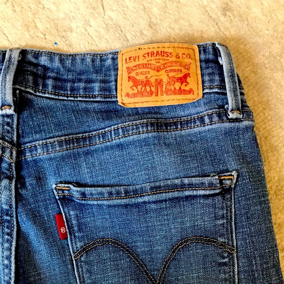 Levi’s Medium Blue Skinny Jean - Picture 5 of 9
